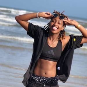 Meet your Posher, Dee